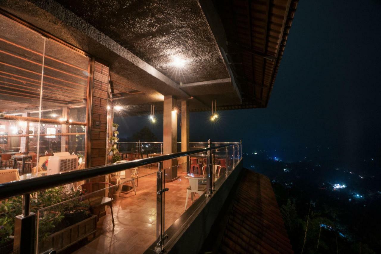The Panoramic Getaway होटल